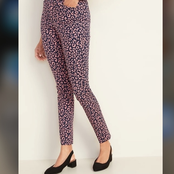 Old Navy Pants - Old Navy Pixie Pants